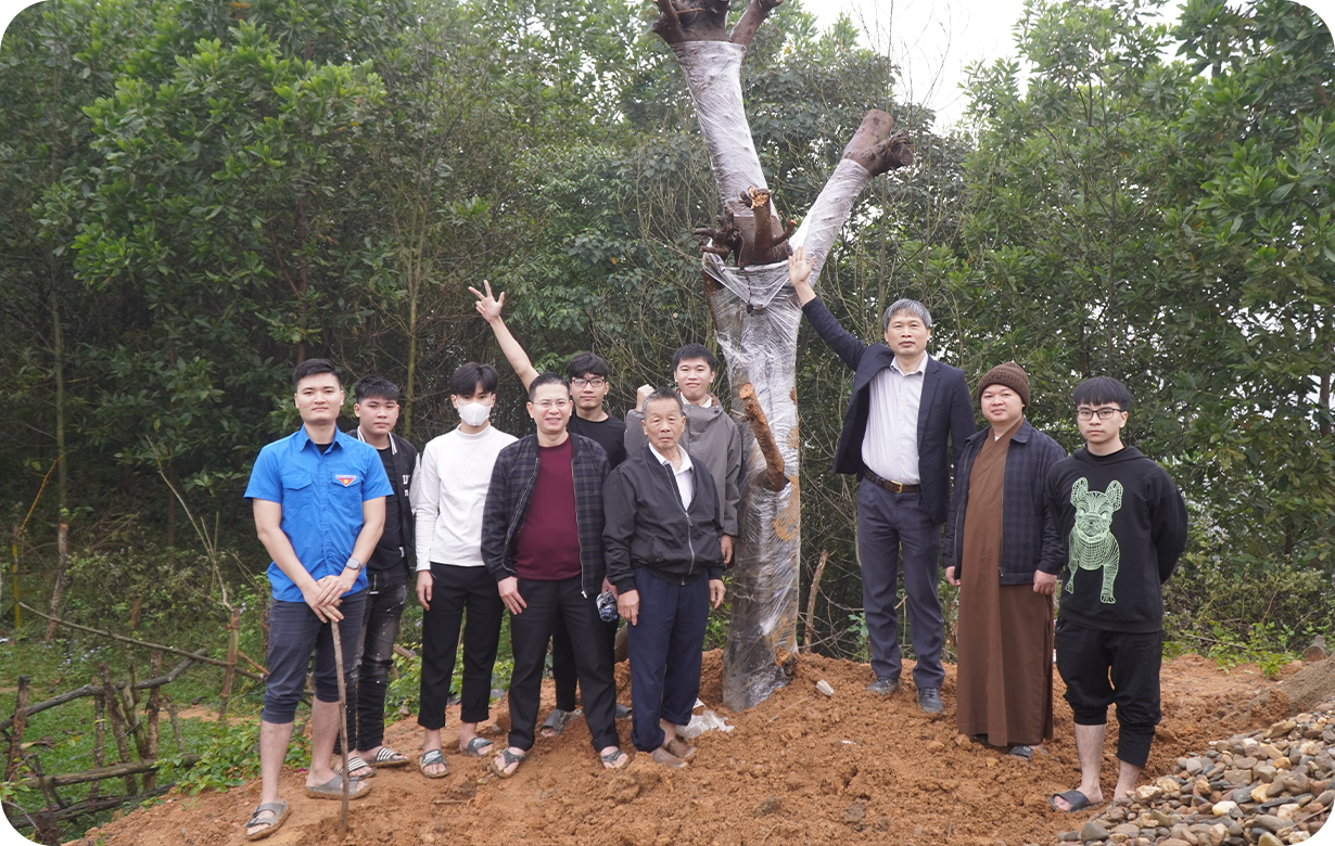 Trường Đại học Quốc tế Bắc Hà trồng cây lưu niệm tại Chùa Linh Ẩn, Xã Tân Phú, Tân Sơn, Phú Thọ